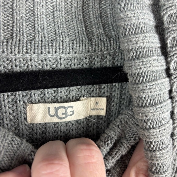 UGG Women’s Gray Raelynn Cowl Neck shirttail hem 3/4 sleeve Sweater Sz Medium - Picture 5 of 11